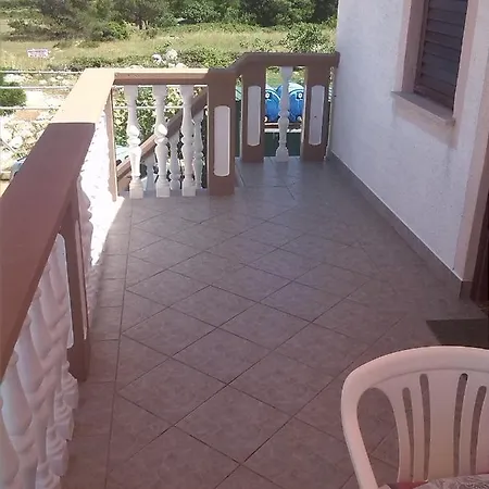 Borosa Apartment Vir